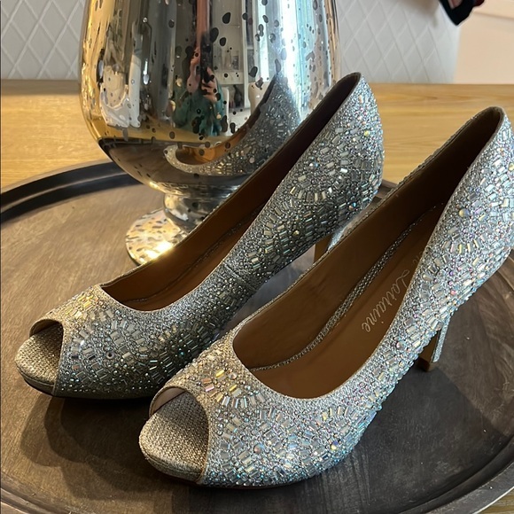 Lauren Lorraine Shoes - Lauren Lorraine Glittering Silver Rhinestone Peep Toe Heels 6 1/2
